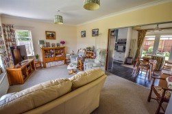 Morris Orchard, Cam, Dursley
