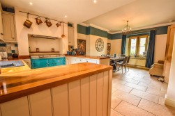 Haresfield, Stonehouse