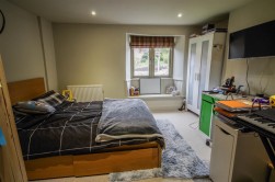 Boulton Lane, Dursley