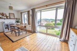 Tilnor Crescent, Norman Hill, Cam