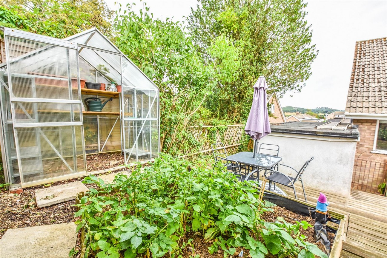 Tilnor Crescent, Norman Hill, Cam