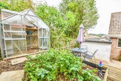 Tilnor Crescent, Norman Hill, Cam