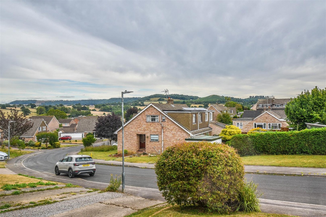 Tilnor Crescent, Norman Hill, Cam
