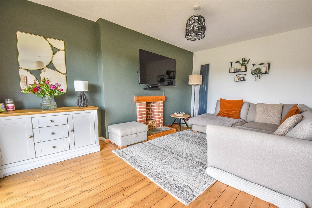 Tilnor Crescent, Norman Hill, Cam