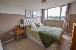 Tilnor Crescent, Norman Hill, Cam