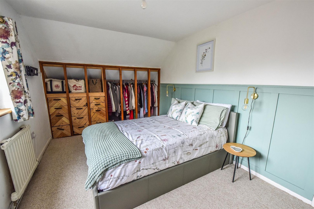 Tilnor Crescent, Norman Hill, Cam