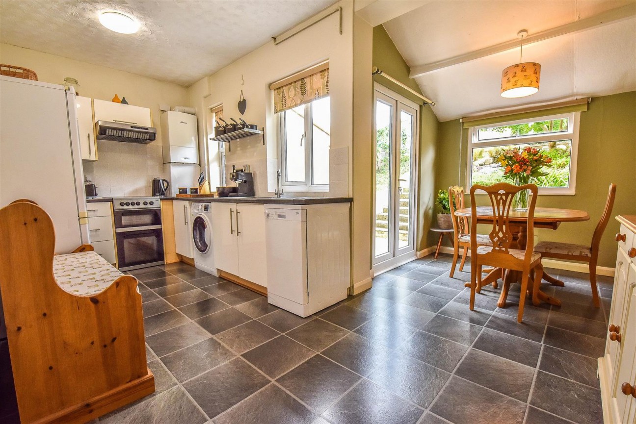 Rosebery Road, Dursley