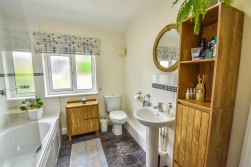 Rosebery Road, Dursley