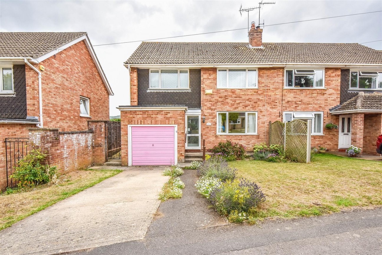 Dryleaze, Wotton-Under-Edge