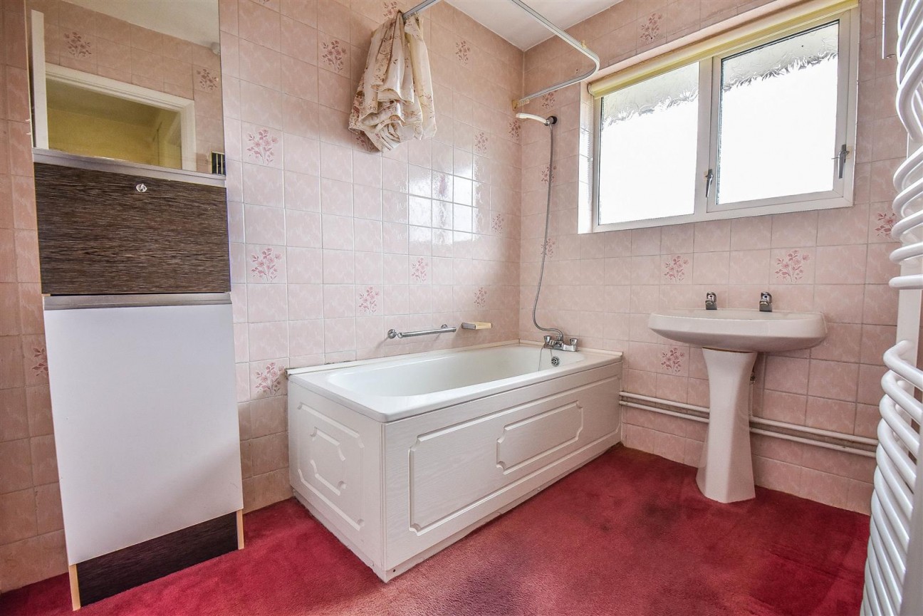 Dryleaze, Wotton-Under-Edge