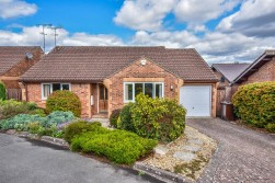 Fairmead, Cam