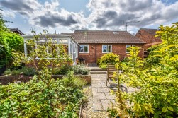 Fairmead, Cam