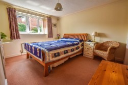 Fairmead, Cam