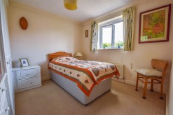 Fairmead, Cam