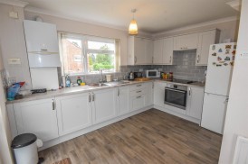 Leaside Close, Cam, Dursley