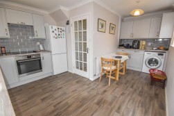 Leaside Close, Cam, Dursley