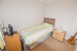 Leaside Close, Cam, Dursley