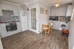 Leaside Close, Cam, Dursley