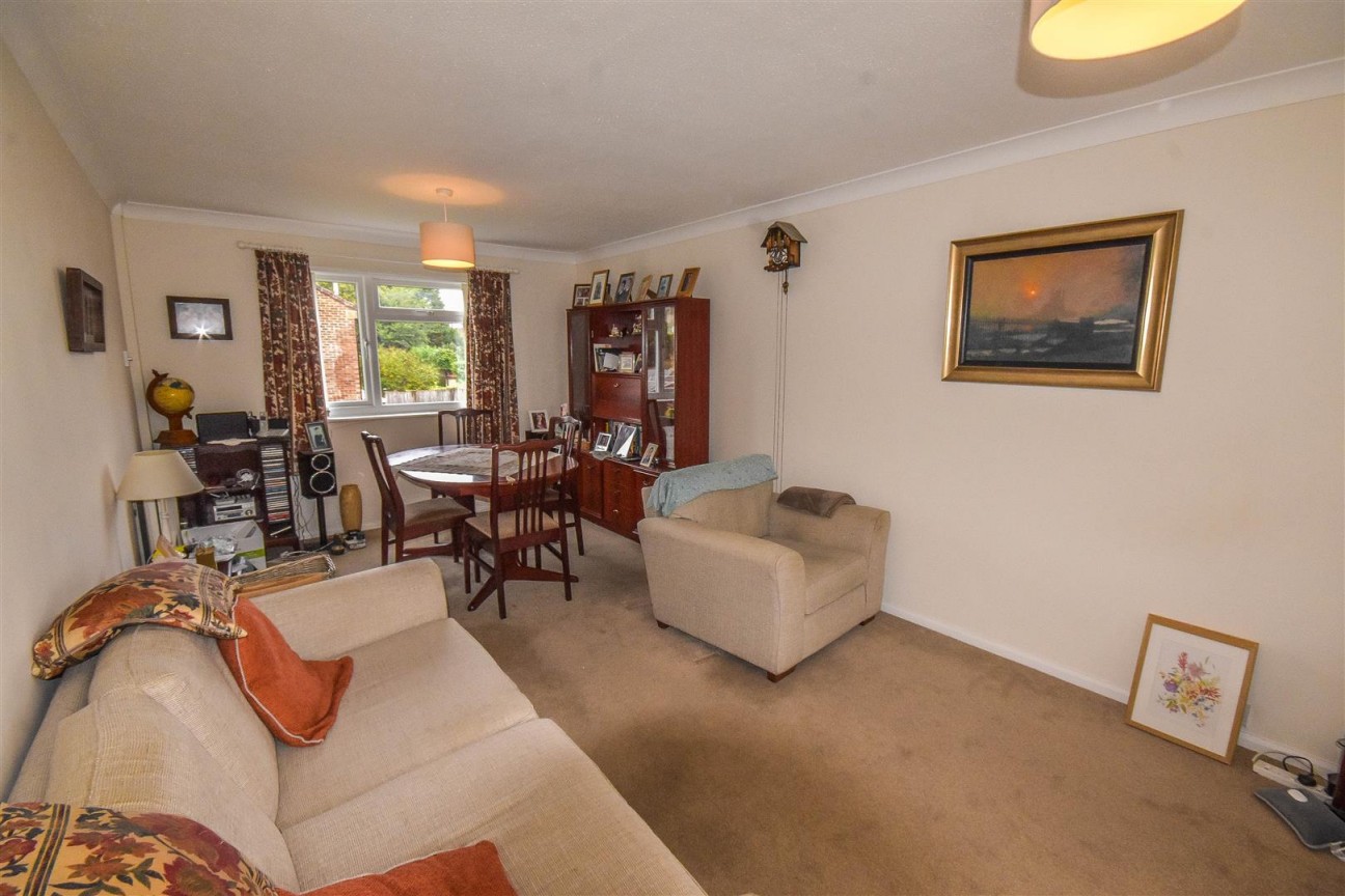 Leaside Close, Cam, Dursley