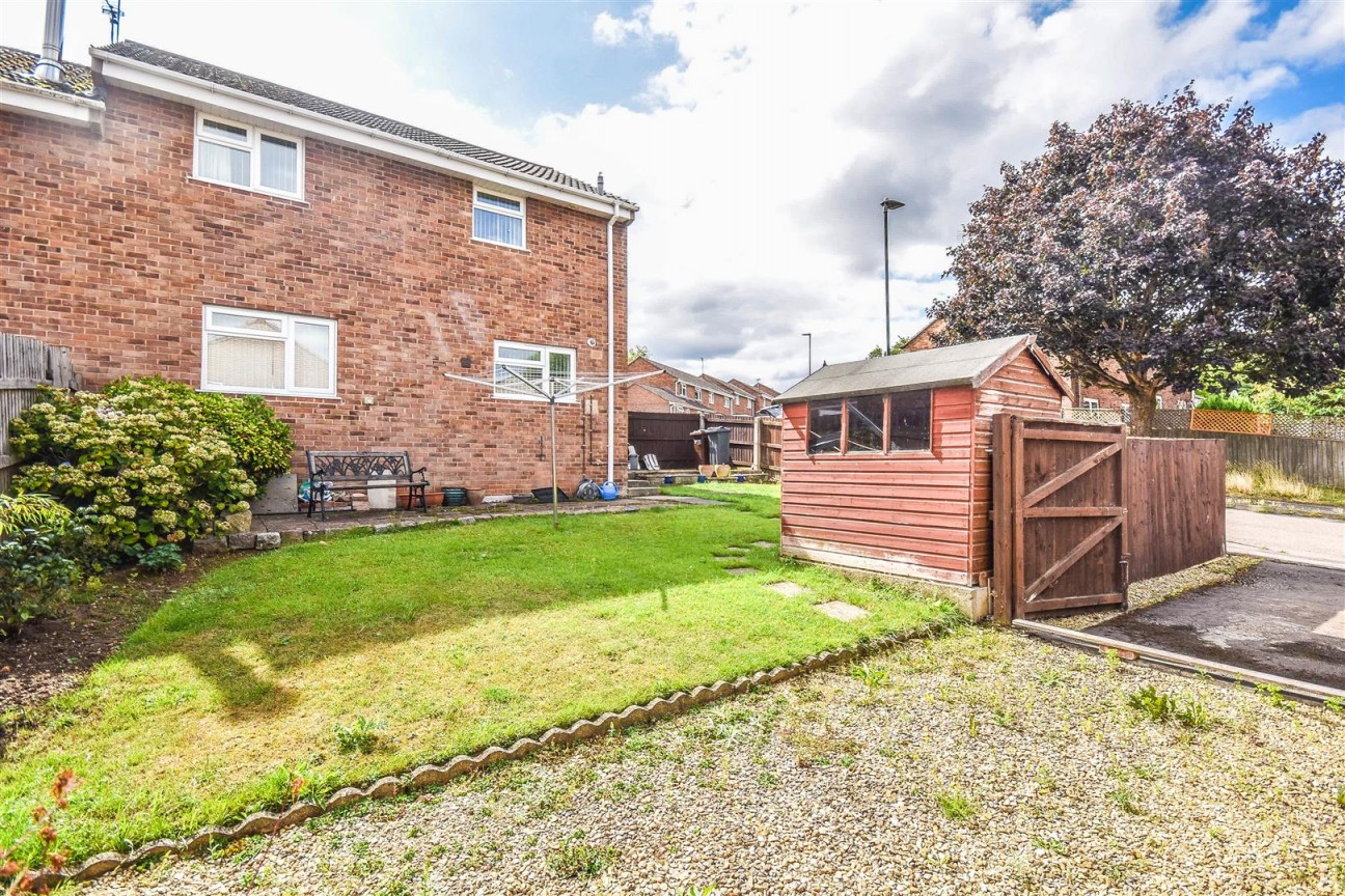 Leaside Close, Cam, Dursley