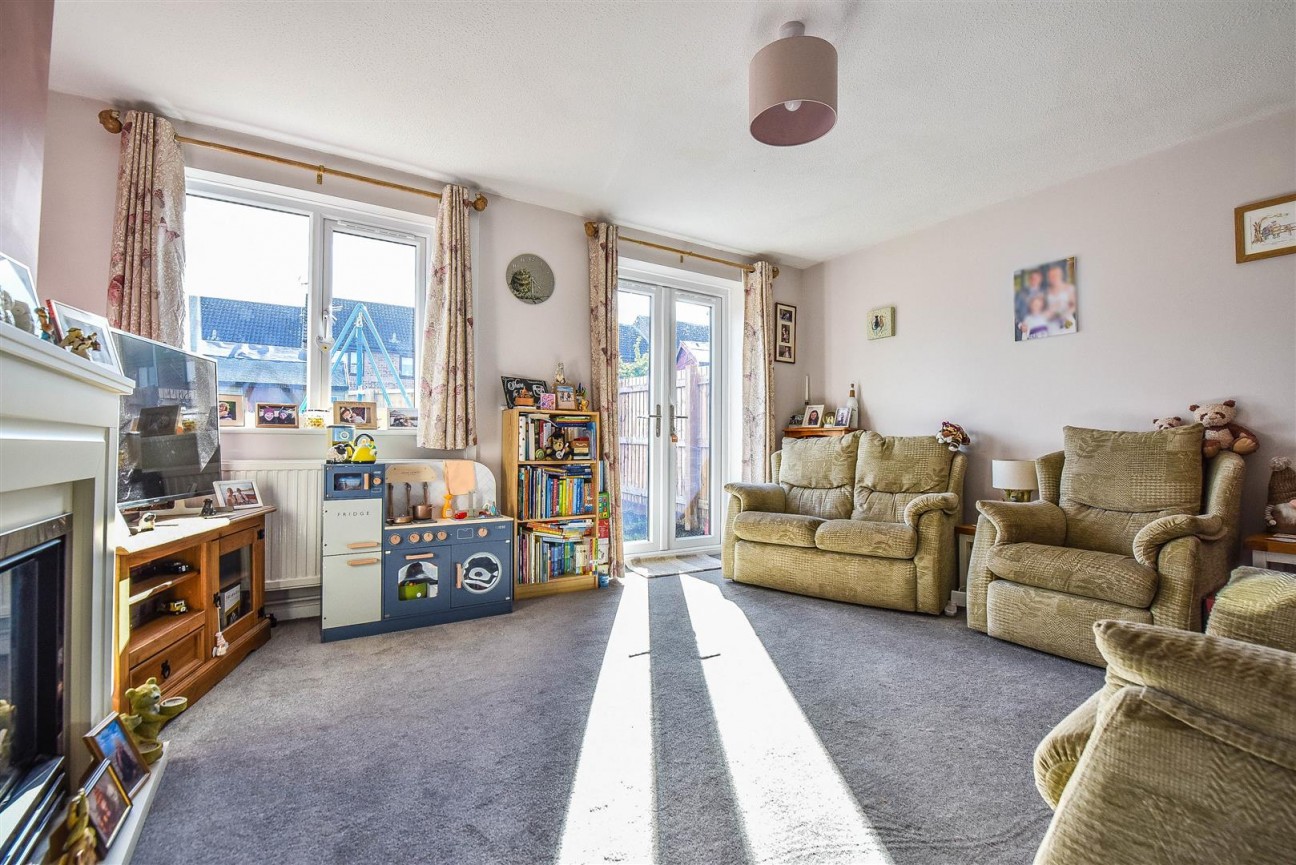 May Evans Close, Cam, Dursley