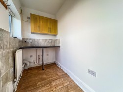 Third Avenue, Dursley
