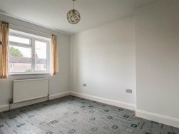 Third Avenue, Dursley