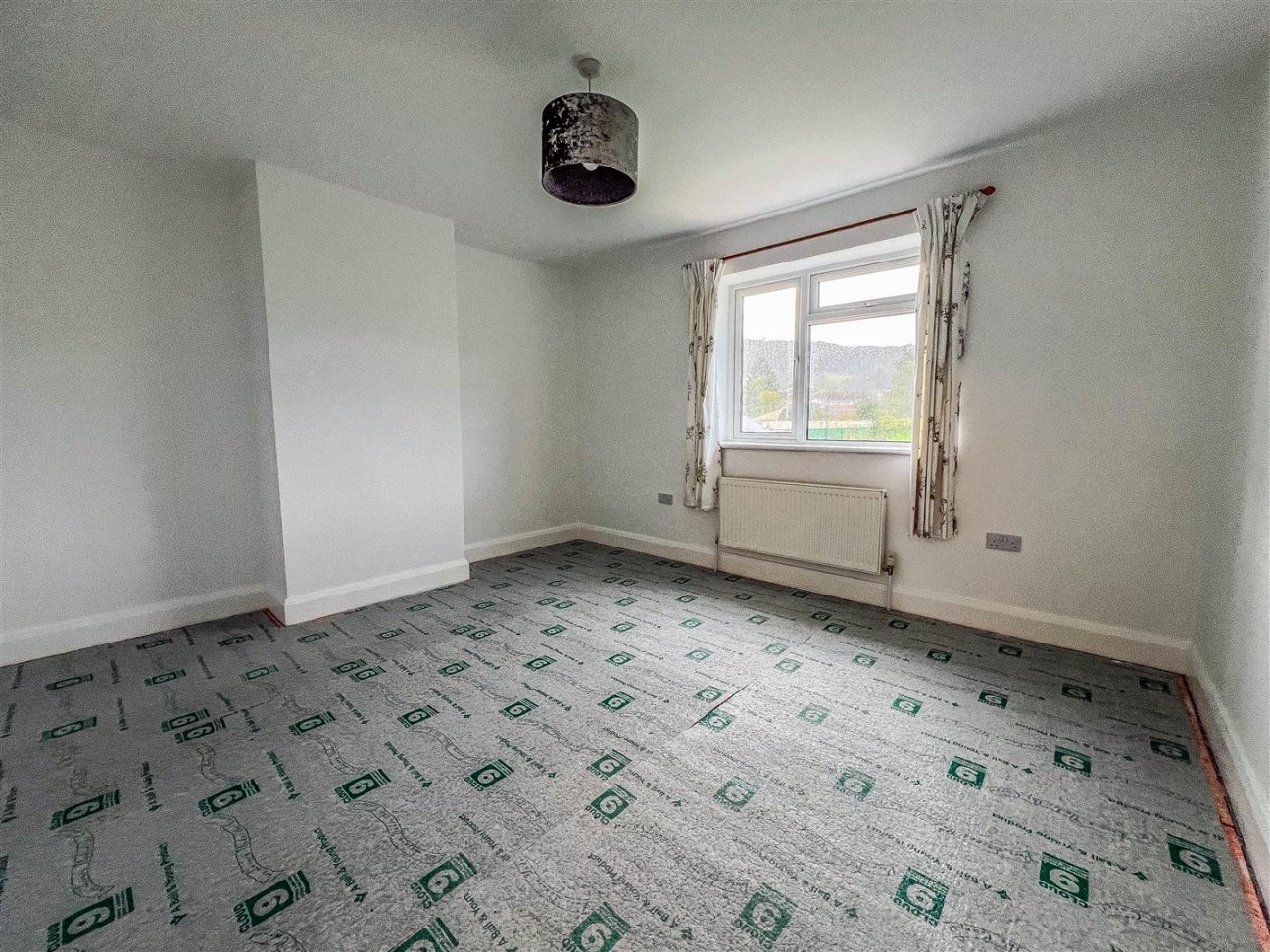 Third Avenue, Dursley