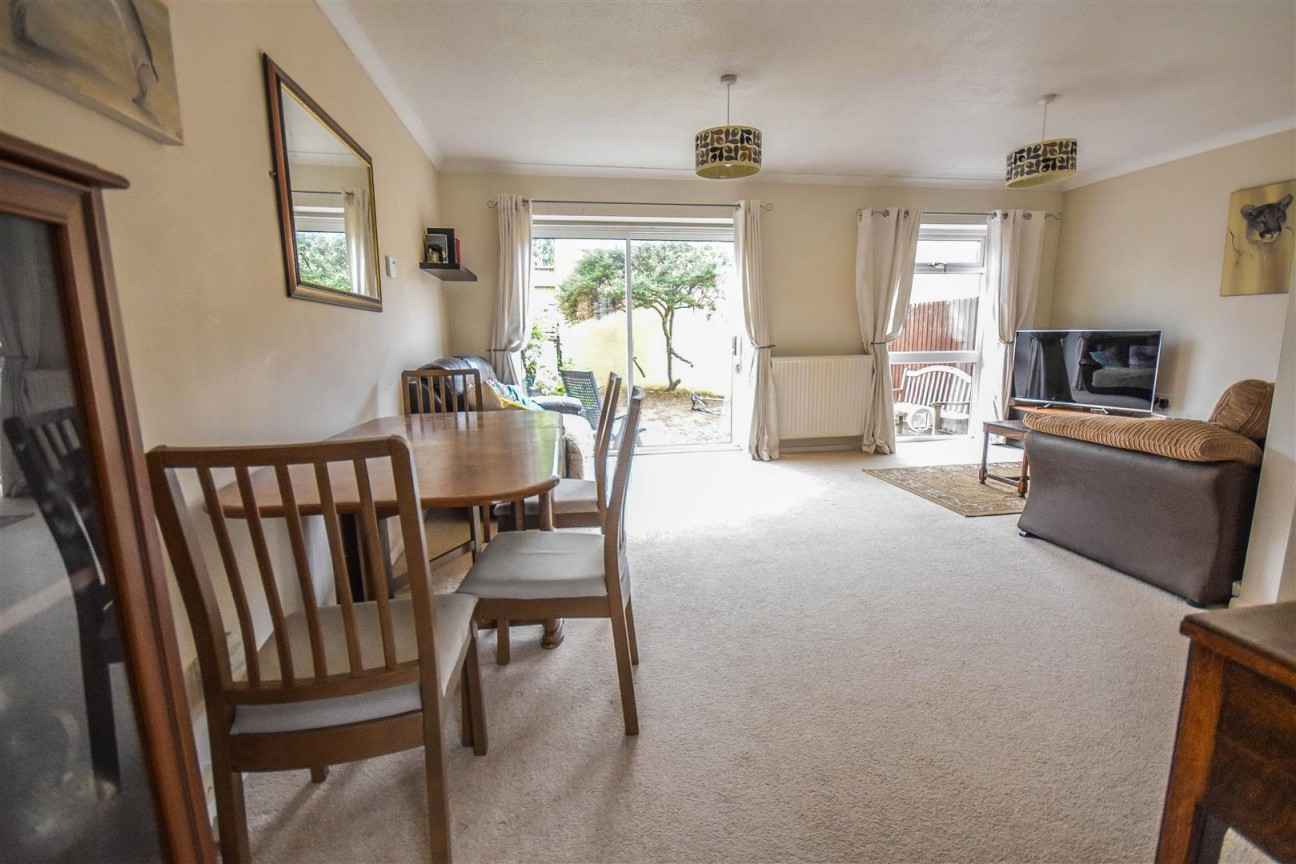 Station Road, Cam, Dursley