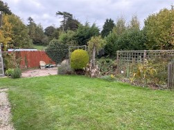 Yellow Hundred Close, Dursley