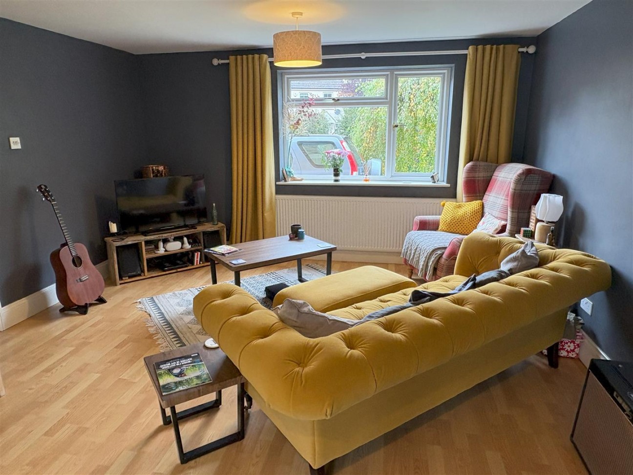 Yellow Hundred Close, Dursley