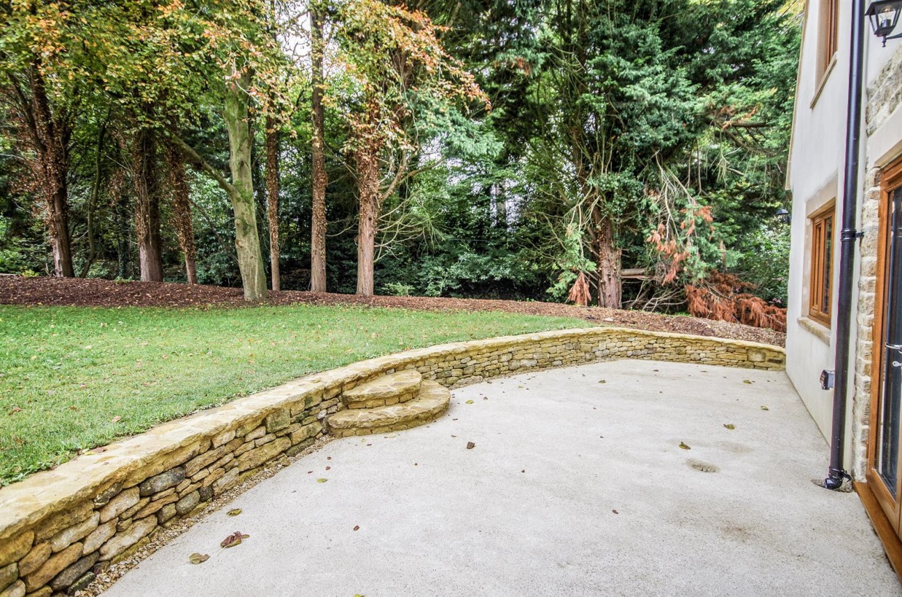 The Street, Stinchcombe