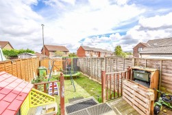 Larkrise, Cam, Dursley