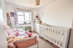 Larkrise, Cam, Dursley