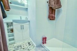 The Hawthorns, Cam, Dursley