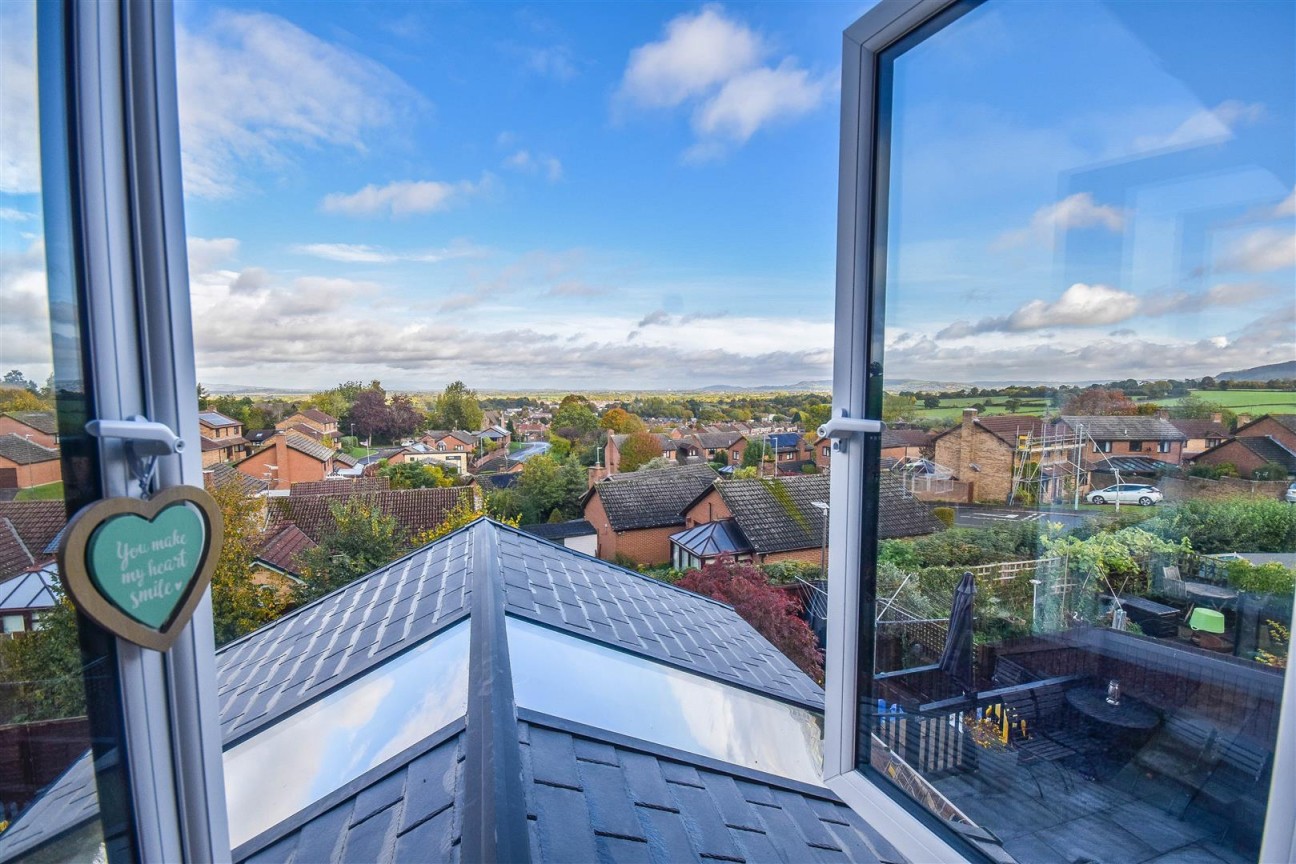 The Hawthorns, Cam, Dursley