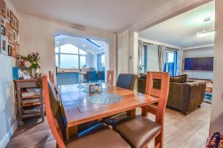 The Hawthorns, Cam, Dursley