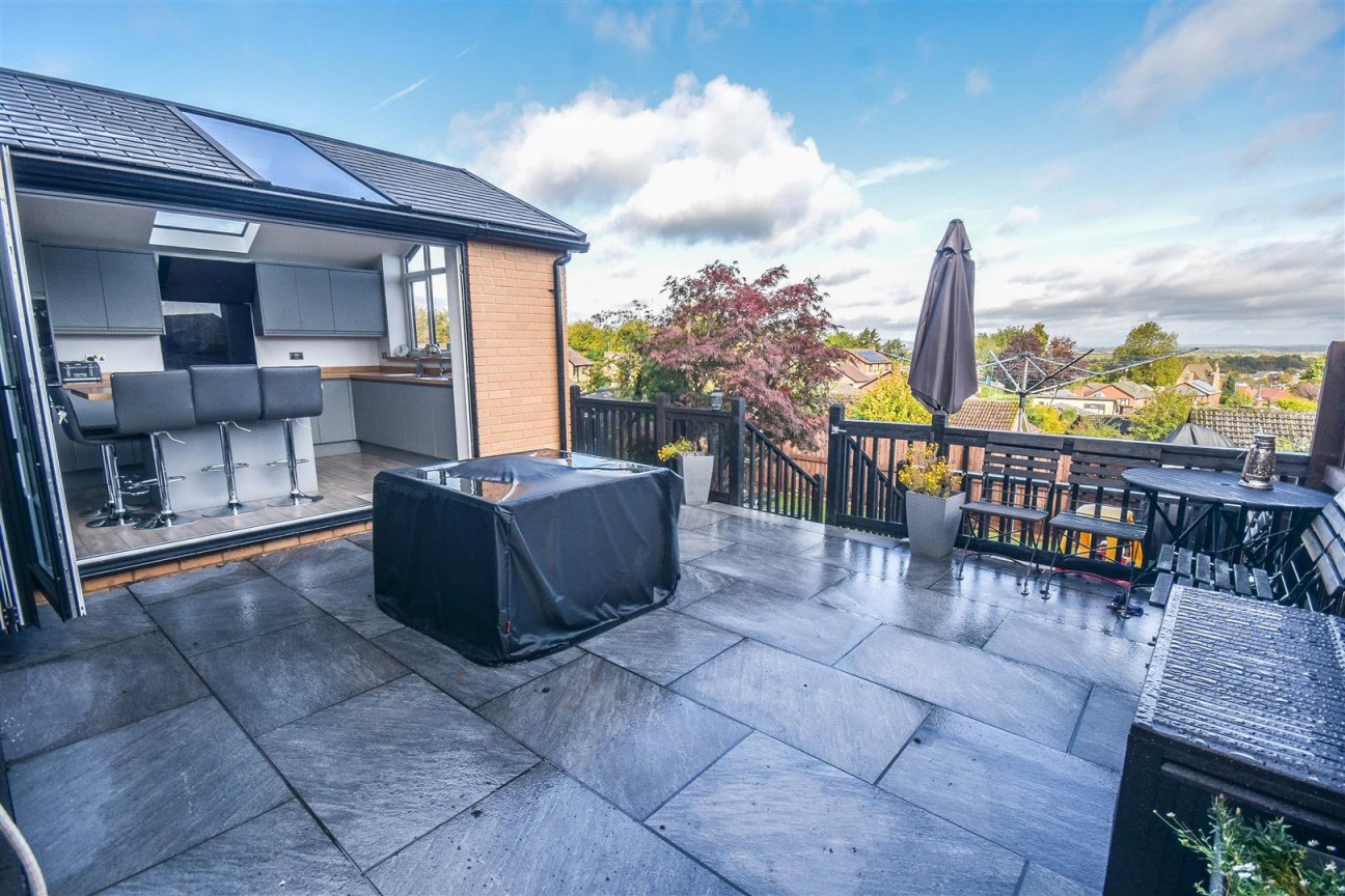 The Hawthorns, Cam, Dursley