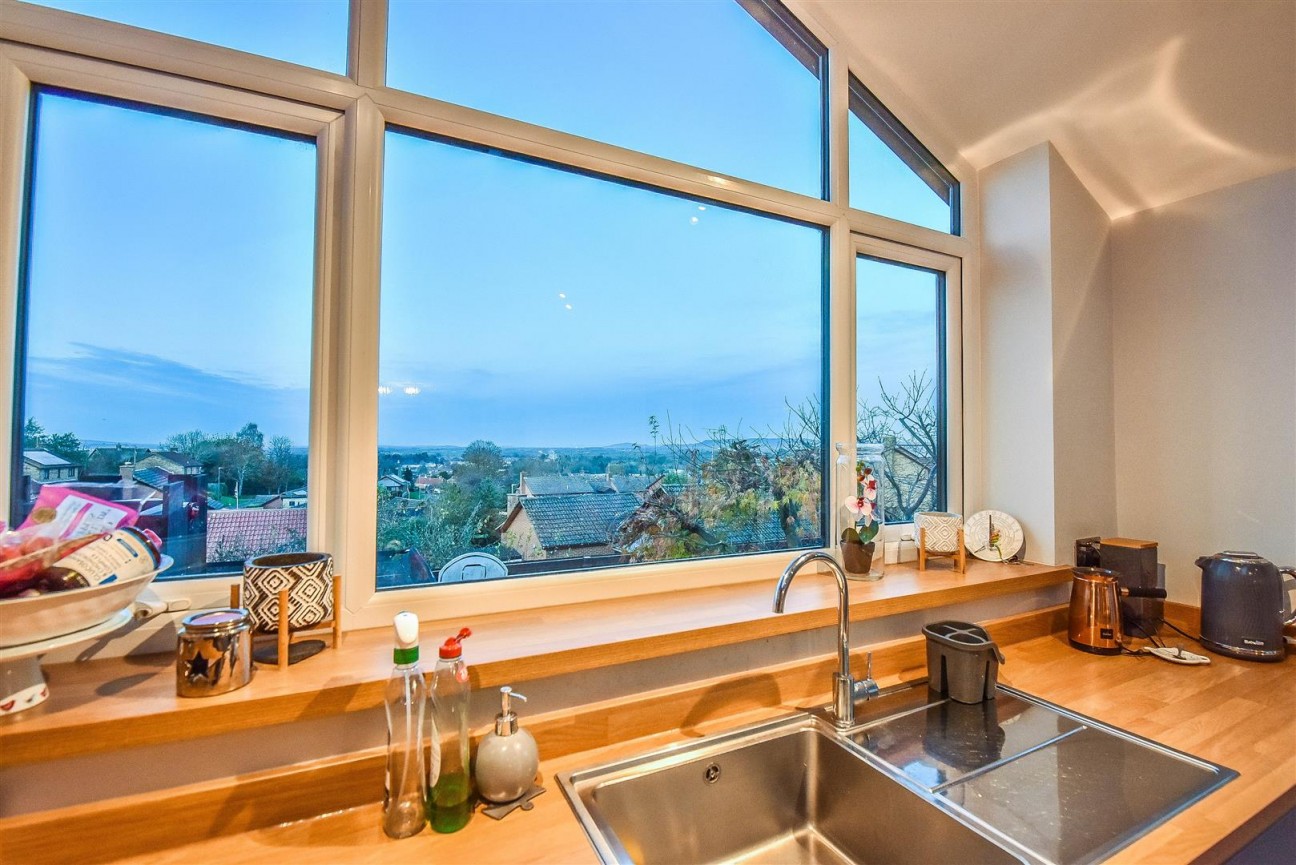 The Hawthorns, Cam, Dursley