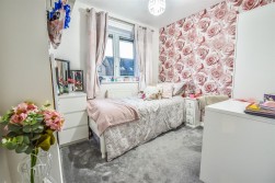 The Hawthorns, Cam, Dursley