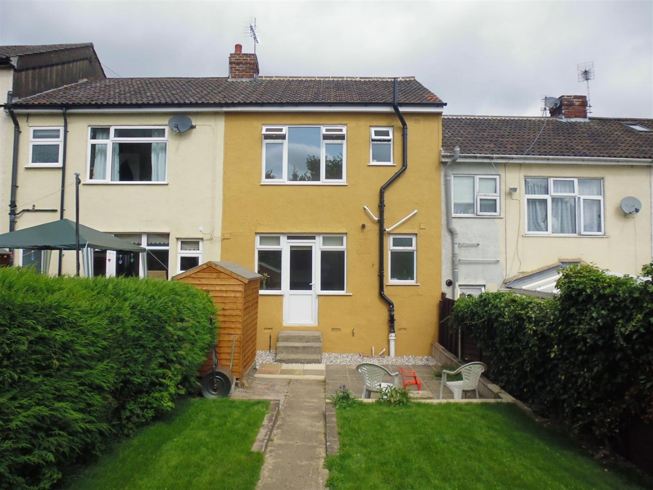 Olive Grove, Dursley