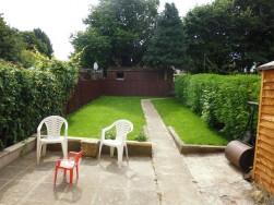 Olive Grove, Dursley