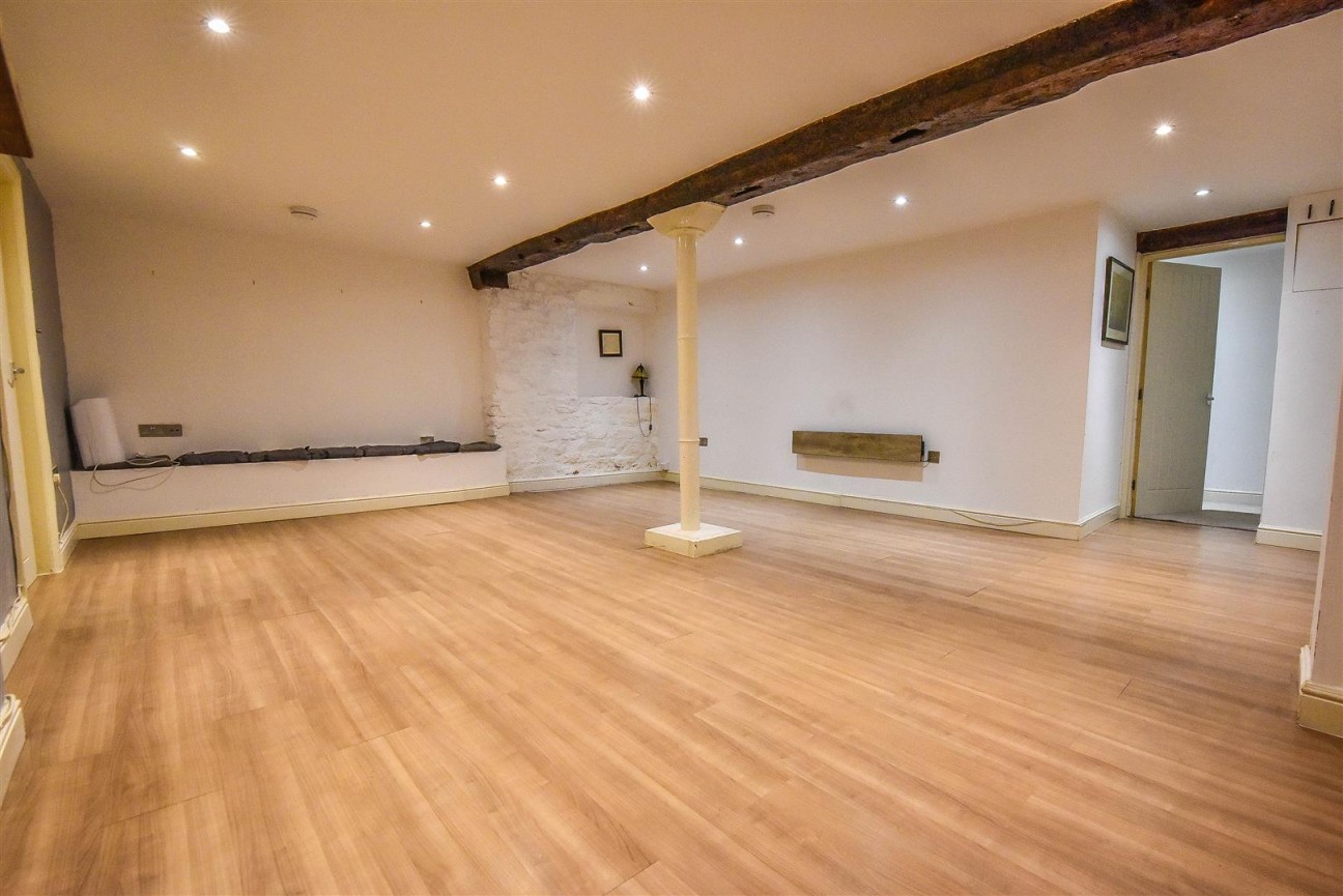 Long Street, Dursley