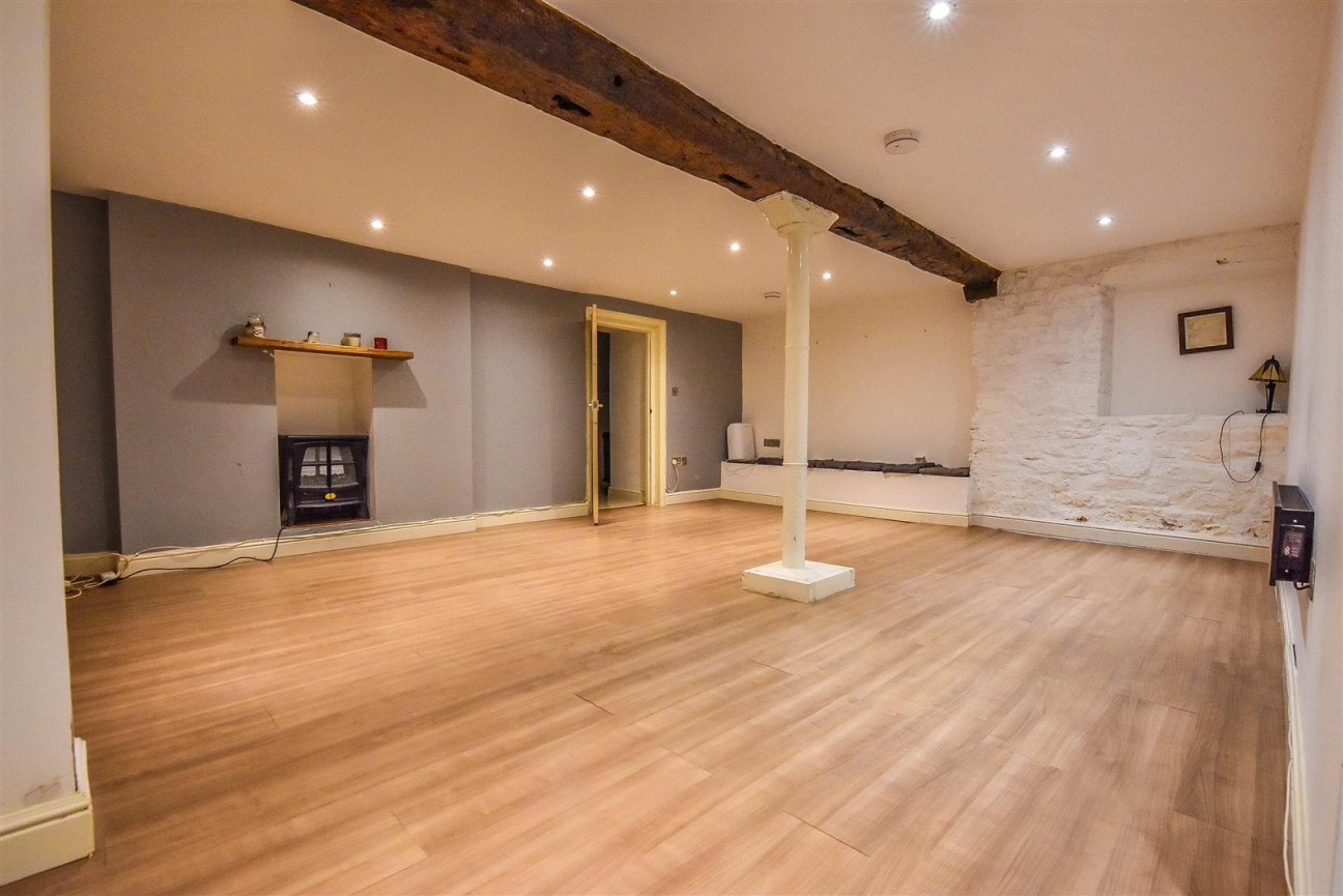 Long Street, Dursley