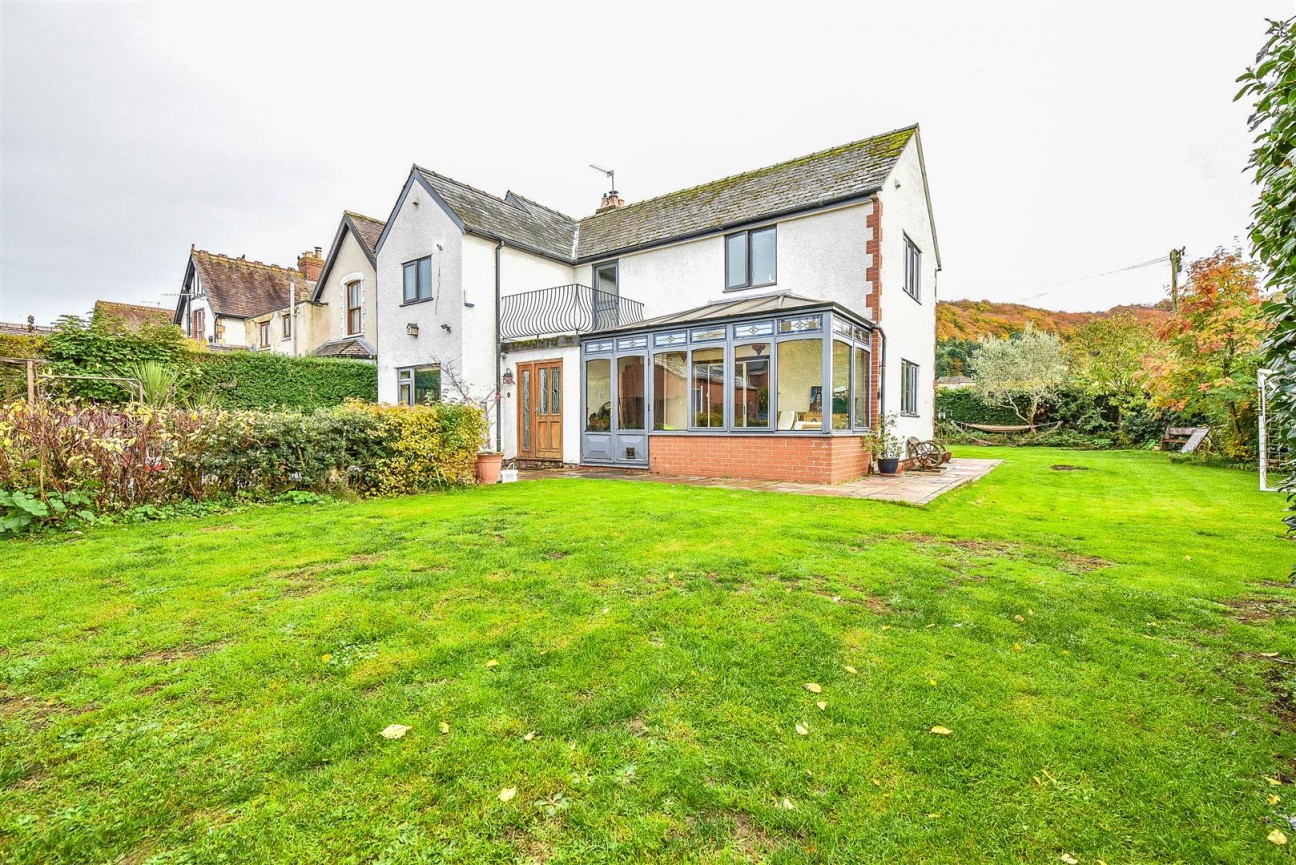 Dursley Road, Dursley