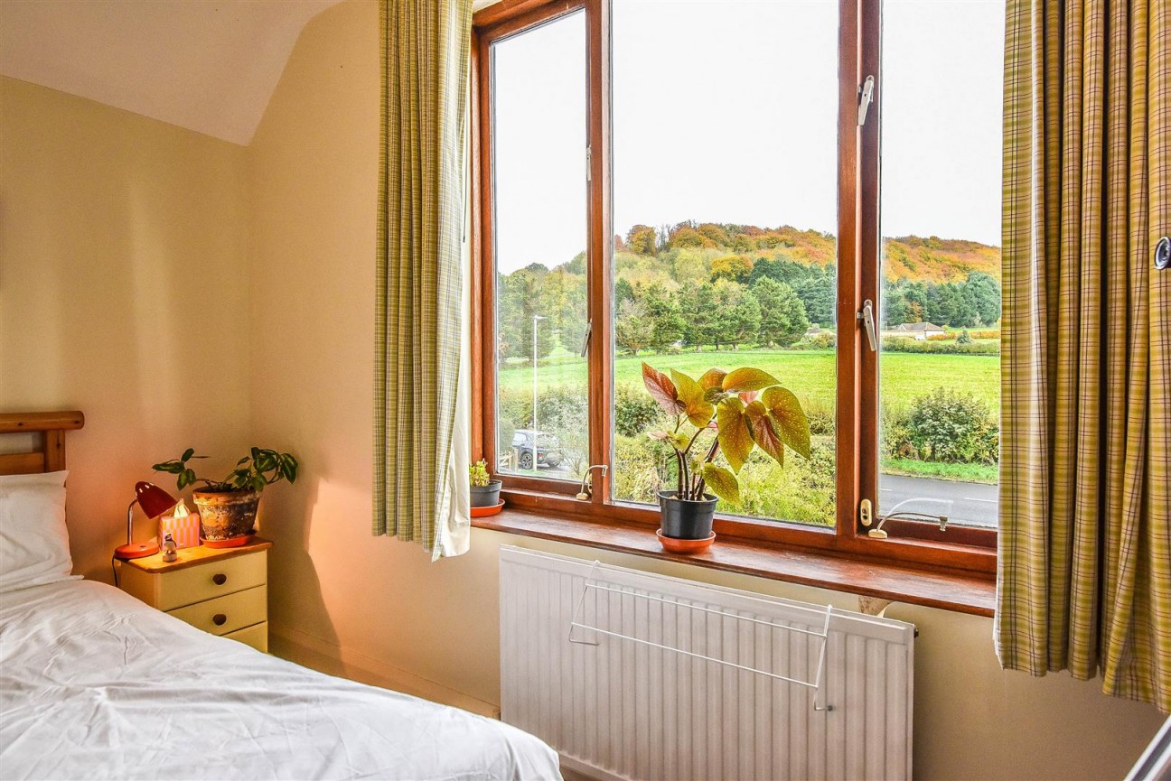 Dursley Road, Dursley