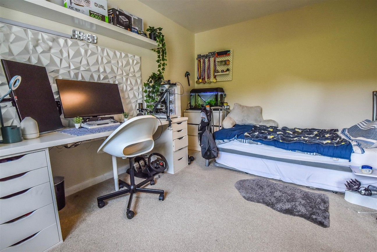 Dursley Road, Dursley