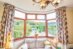 Dursley Road, Dursley