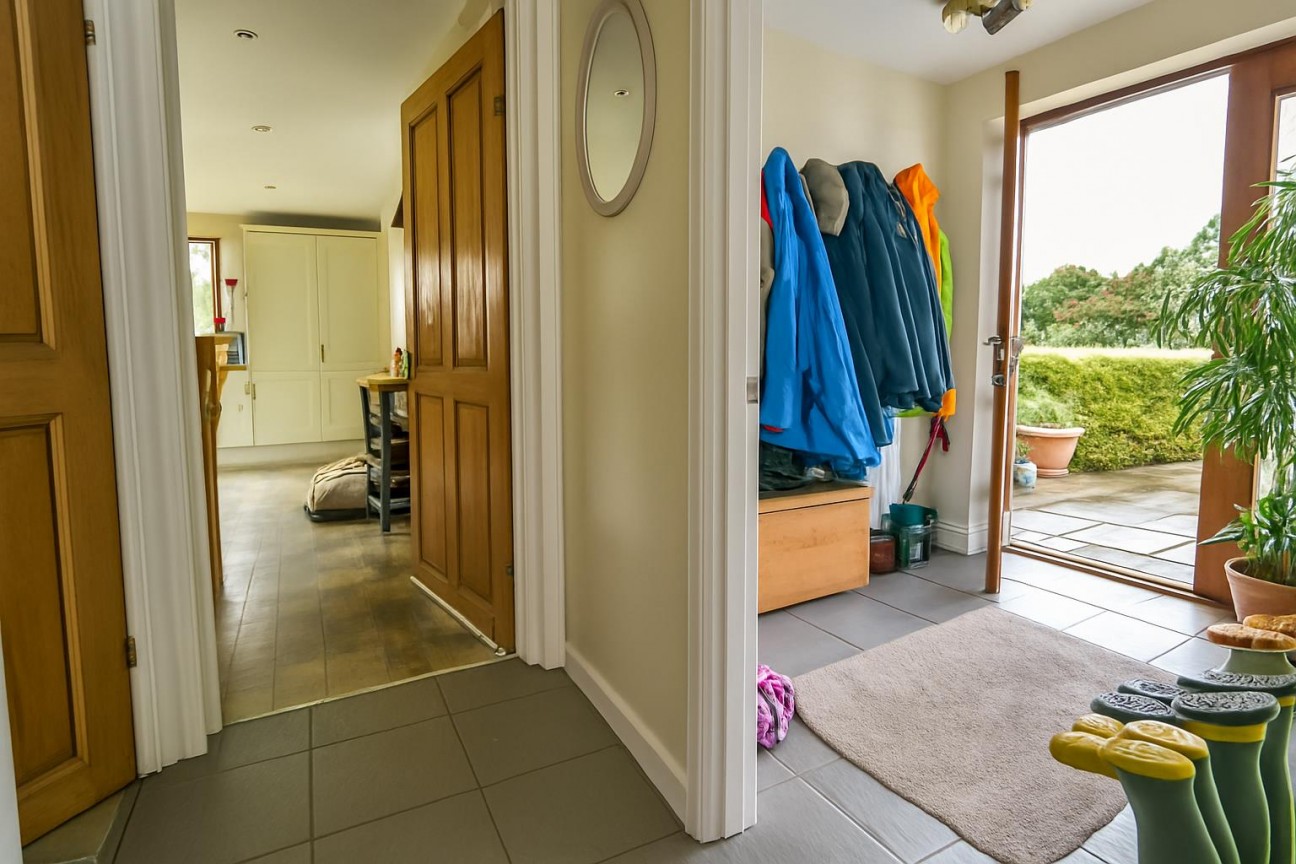 Dursley Road, Dursley