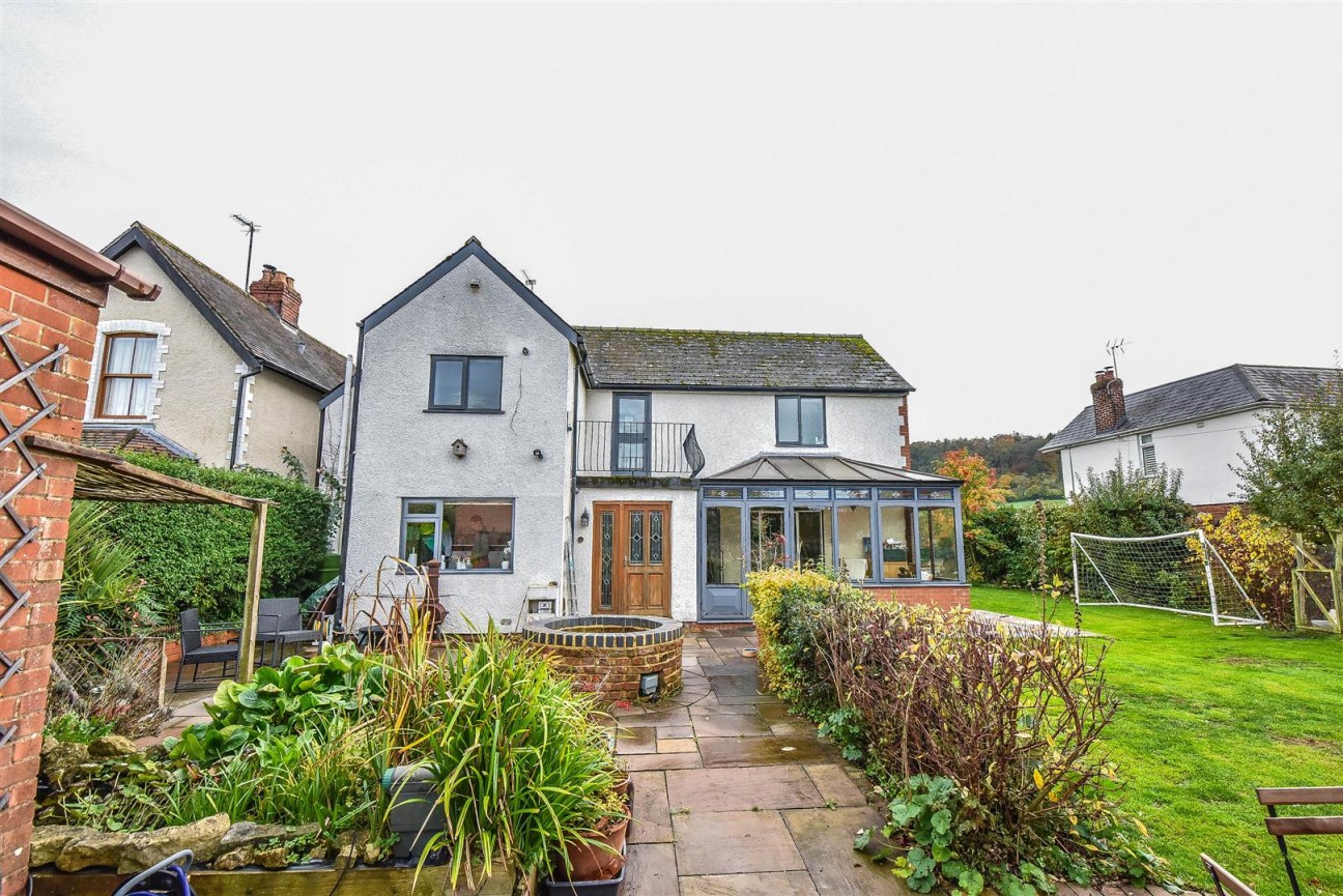 Dursley Road, Dursley